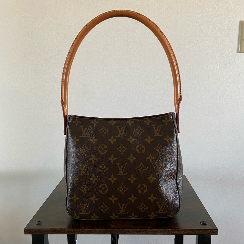 Monogram Canvas Looping Mm - image 1